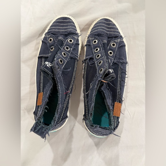 USED bundle of BLOWFISH sneakers and one pair Sperry’s… read description - Picture 12 of 15